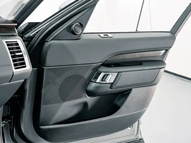Land Rover Discovery — Фото автомобиля 16