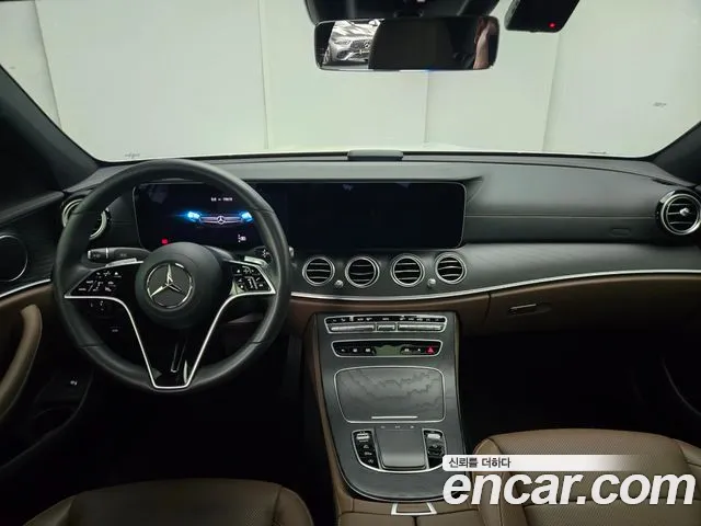 Mercedes-Benz E-Class — Фото автомобиля 7
