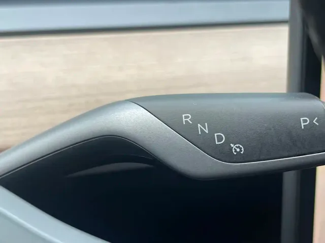 Tesla Model 3 — Фото автомобиля 15