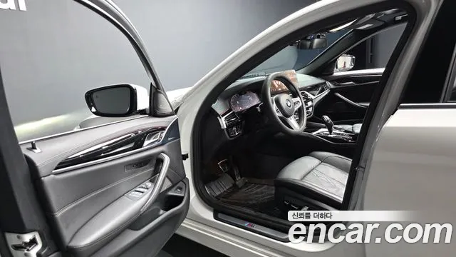 BMW 5-Series 5 серия (G30) 530i xDrive M Sport — Фото автомобиля 10