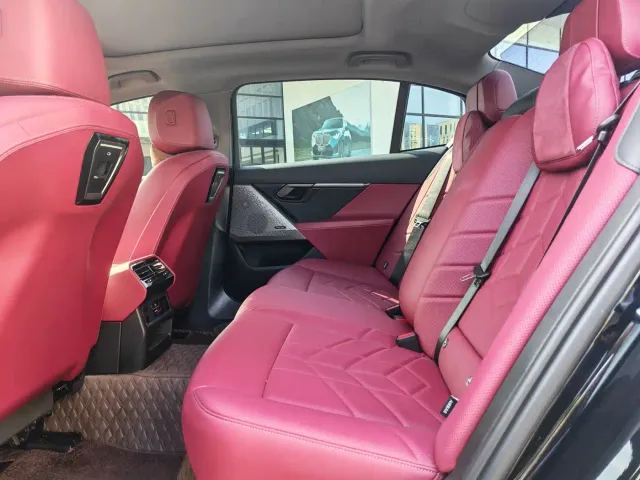 BMW 5 Series — Фото автомобиля 14