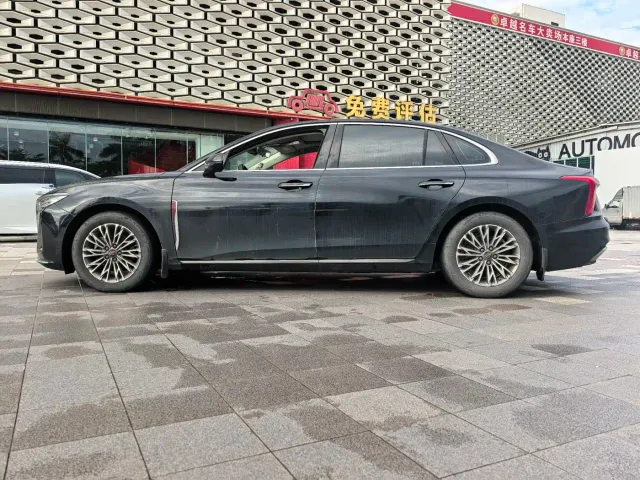 Hongqi H5 — Фото автомобиля 13
