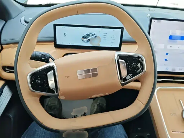 Geely Galaxy Starship 7 EM-i — Фото автомобиля 10