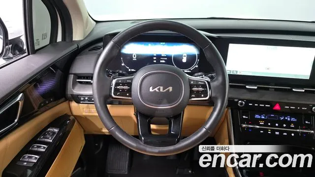 Kia Carnival Generation 4 — Фото автомобиля 12