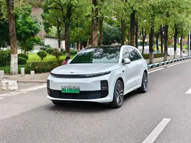 Фотография автомобиля — Li Auto L6