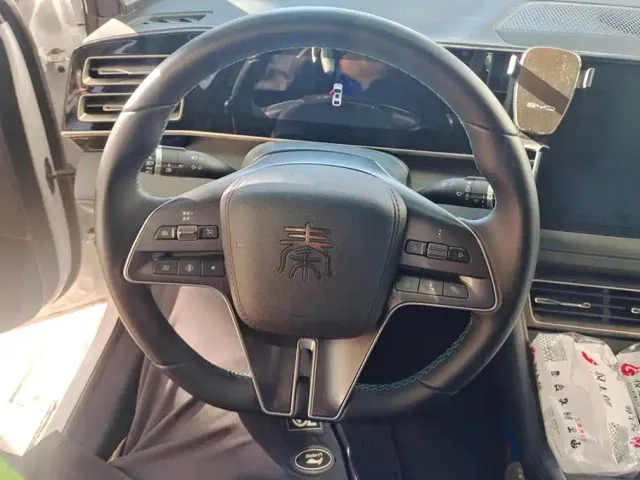 BYD Qin L — Фото автомобиля 15