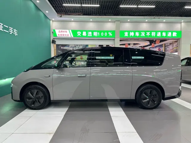 Li Auto MEGA — Фото автомобиля 20