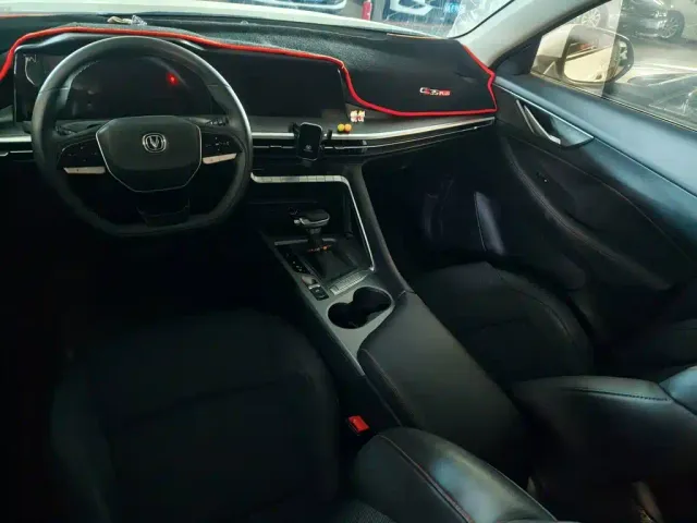 Changan CS35 Plus — Фото автомобиля 13