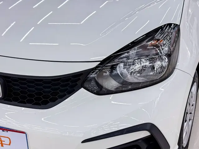 Honda Fit — Фото автомобиля 4