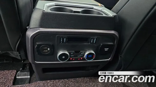 Ford Expedition — Фото автомобиля 19