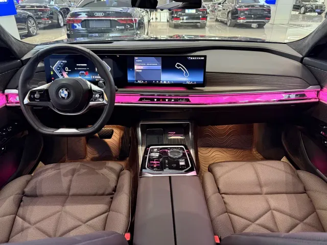BMW 7 Series — Фото автомобиля 7