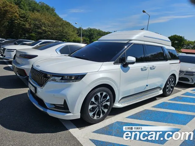 Kia Carnival Generation 4 — Фото автомобиля 2