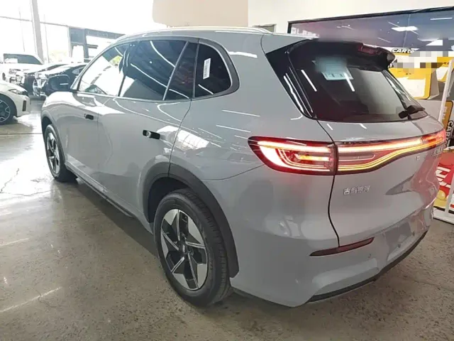 Geely Galaxy E5 — Фото автомобиля 4