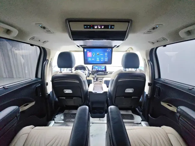 Toyota Sienna — Фото автомобиля 7