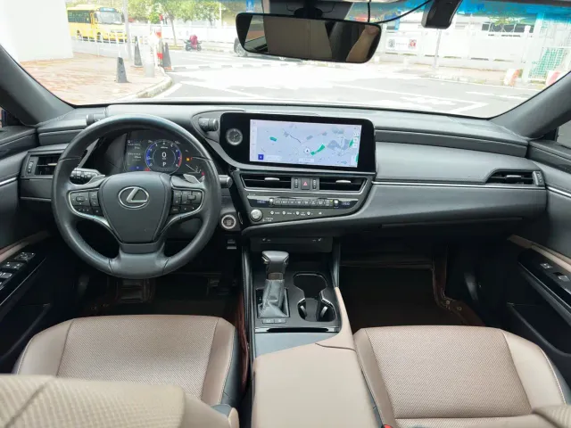 Lexus ES — Фото автомобиля 11