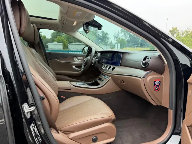 Mercedes-Benz E-Class — Фото автомобиля 12