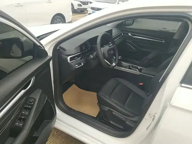 Geely Emgrand — Фото автомобиля 15