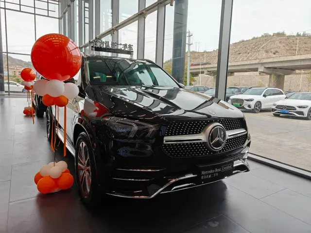Mercedes-Benz GLE-Class — Фото автомобиля 3