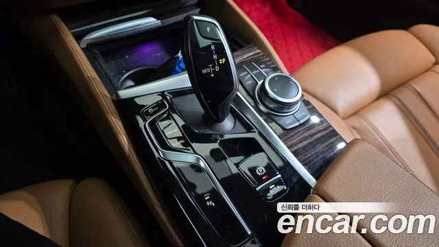 BMW 5-Series — Фото автомобиля 9