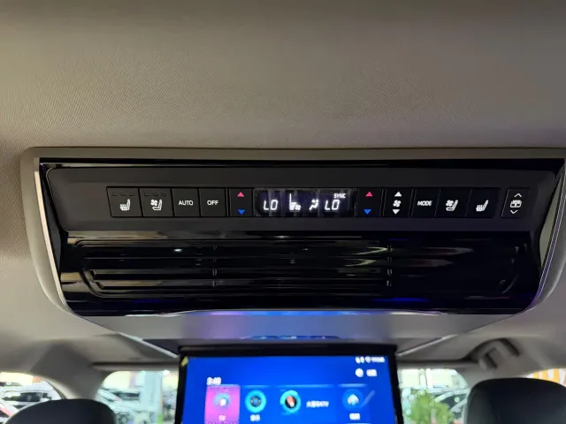 Toyota Granvia — Фото автомобиля 16