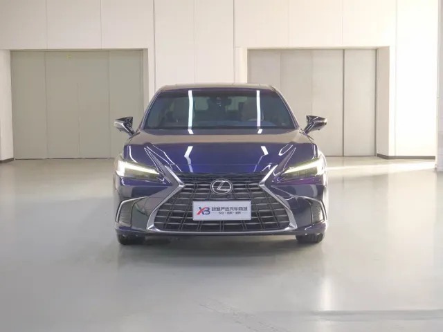 Lexus ES — Фото автомобиля 2