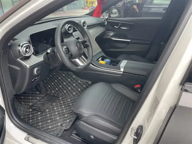 Mercedes-Benz C-Class — Фото автомобиля 4