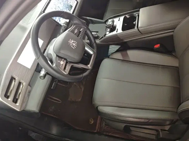 BYD Qin L — Фото автомобиля 15