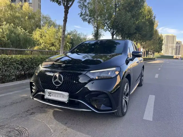 Фотография автомобиля — Mercedes-Benz EQE SUV