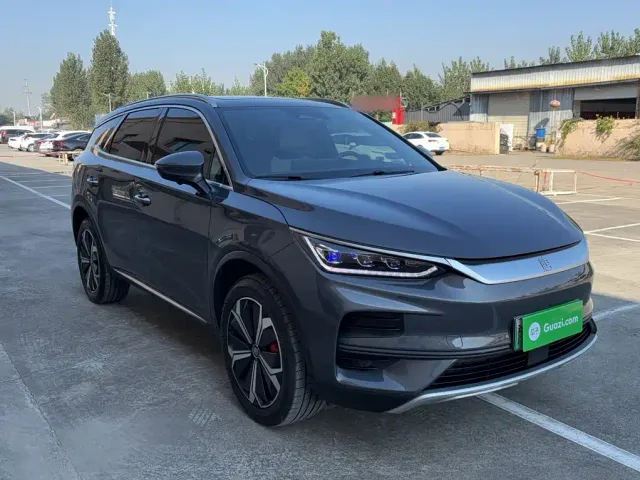 BYD Tang — Фото автомобиля 4