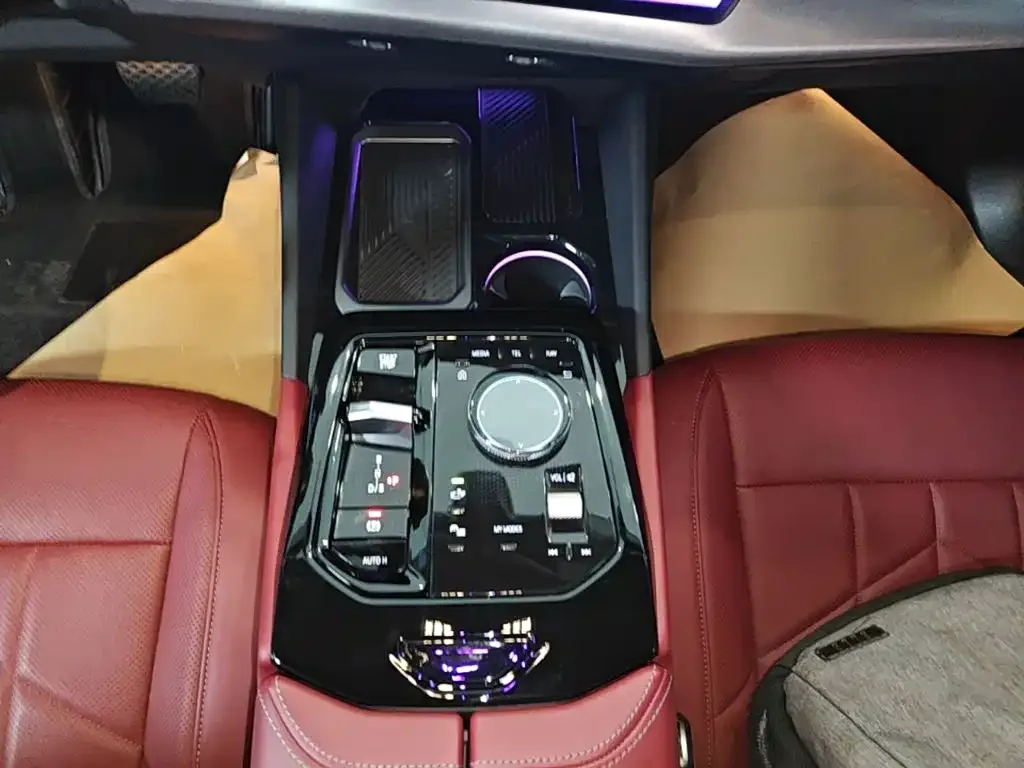 BMW BMW 5 Series 2024 530Li Leading M Sport Package — Фото автомобиля 13