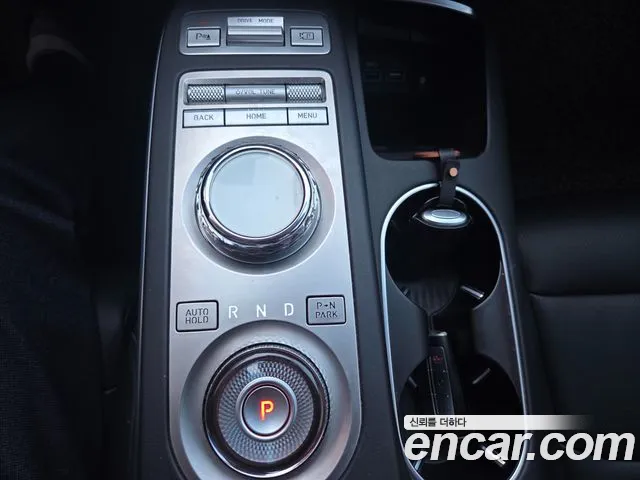 Genesis GV70 — Фото автомобиля 16