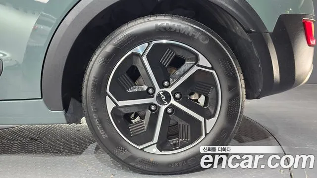 Kia Niro The All New — Фото автомобиля 6