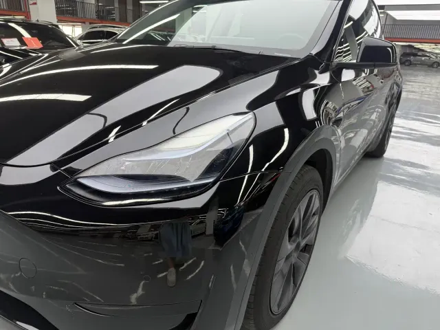 Tesla Model Y — Фото автомобиля 26