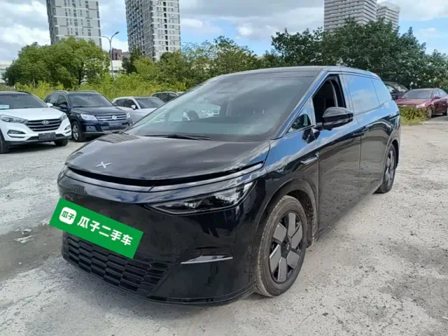 Фотография автомобиля — Xpeng X9