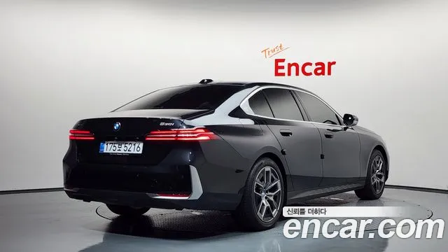 BMW 5 Series G60 — Фото автомобиля 2