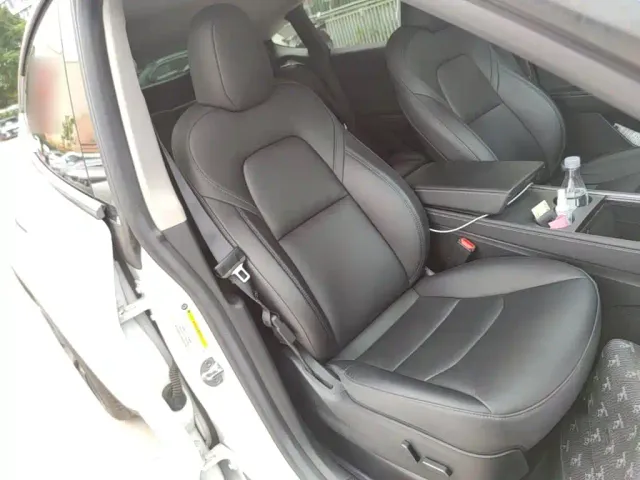 Tesla Model Y — Фото автомобиля 24
