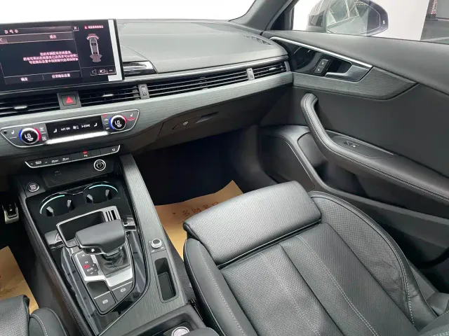 Audi A4L — Фото автомобиля 13