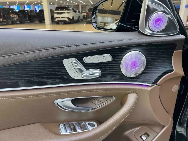 Mercedes-Benz E-Class — Фото автомобиля 9