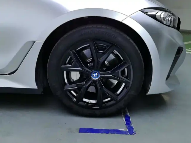 BMW i3 — Фото автомобиля 6