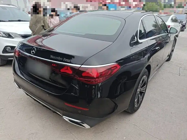 Mercedes-Benz E-Class — Фото автомобиля 6