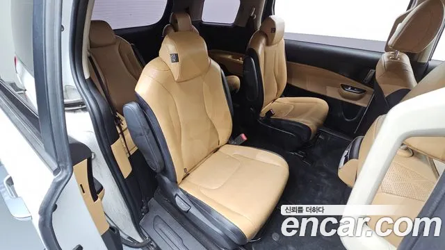 Kia Canival Carnival 4 поколение Бензин 9 мест Prestige — Фото автомобиля 11