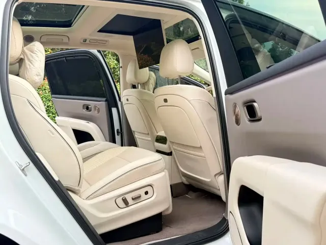 Li Auto Li i8 2025 Standard Edition — Фото автомобиля 3