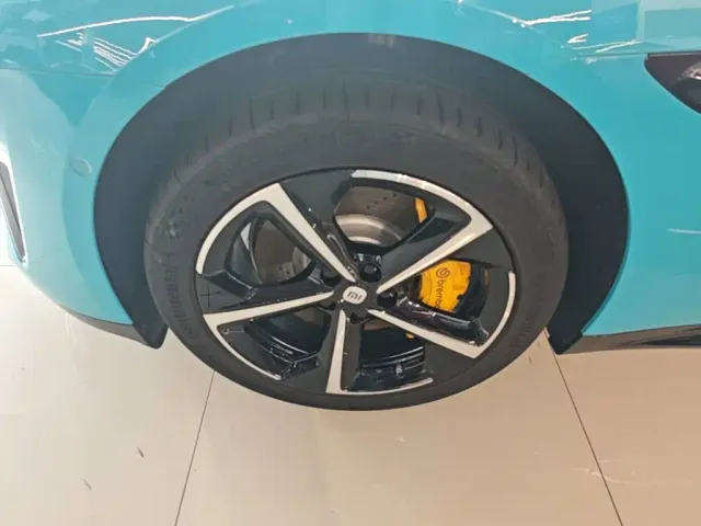 Xiaomi SU7 — Фото автомобиля 22