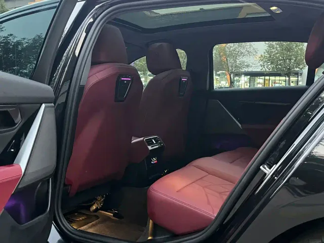 BMW 5 Series — Фото автомобиля 10