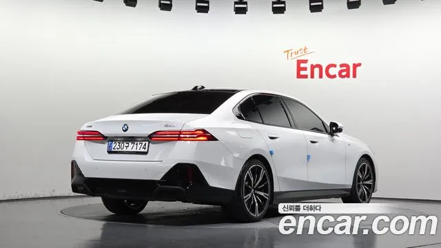BMW 5 Series G60 — Фото автомобиля 2