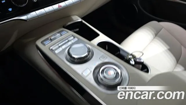 Genesis GV70 — Фото автомобиля 12