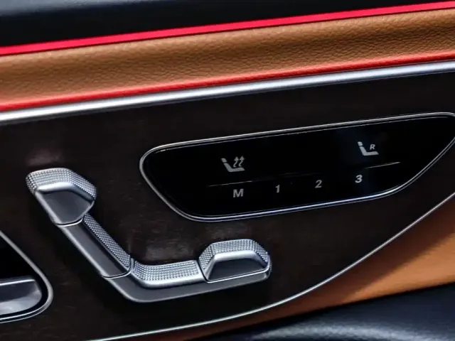 Mercedes-Benz E-Class — Фото автомобиля 11