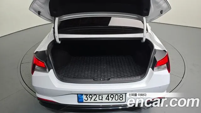 Hyundai AVANTE Avante (CN7) — Фото автомобиля 15