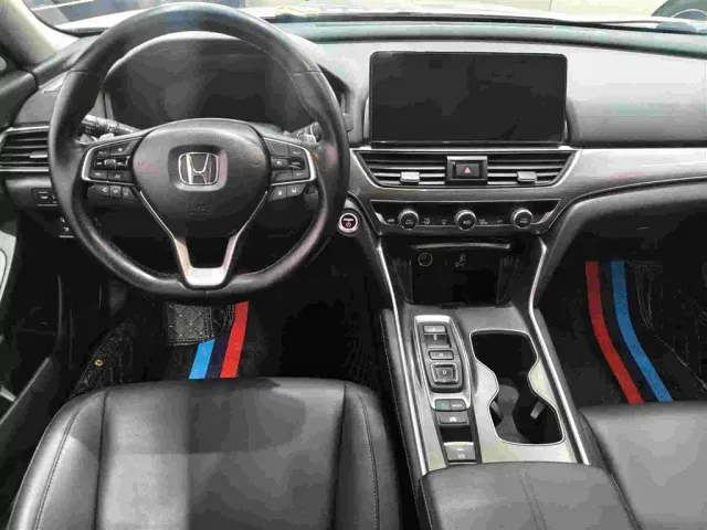 Honda Accord — Фото автомобиля 9
