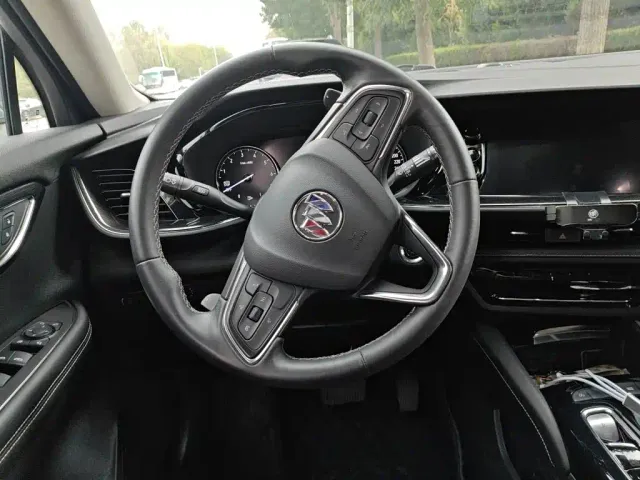 Buick Envision S — Фото автомобиля 11
